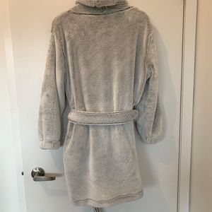 Aerie plush robe light grey size XS